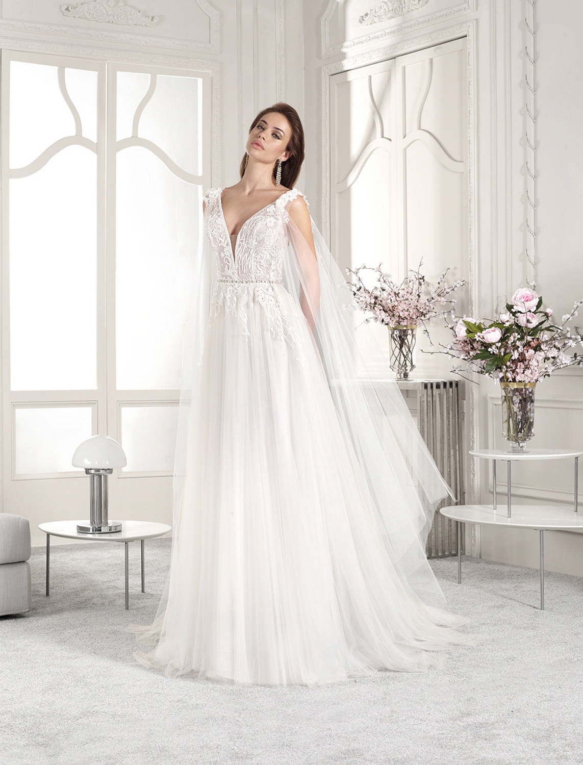 Style 817 från Demetrios i a-line stil brudklänning