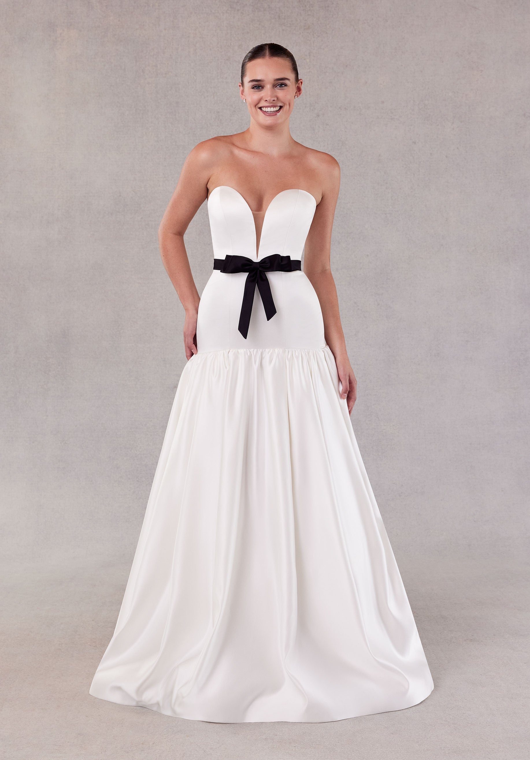 Simone från Morilee i ball gown stil brudklänning