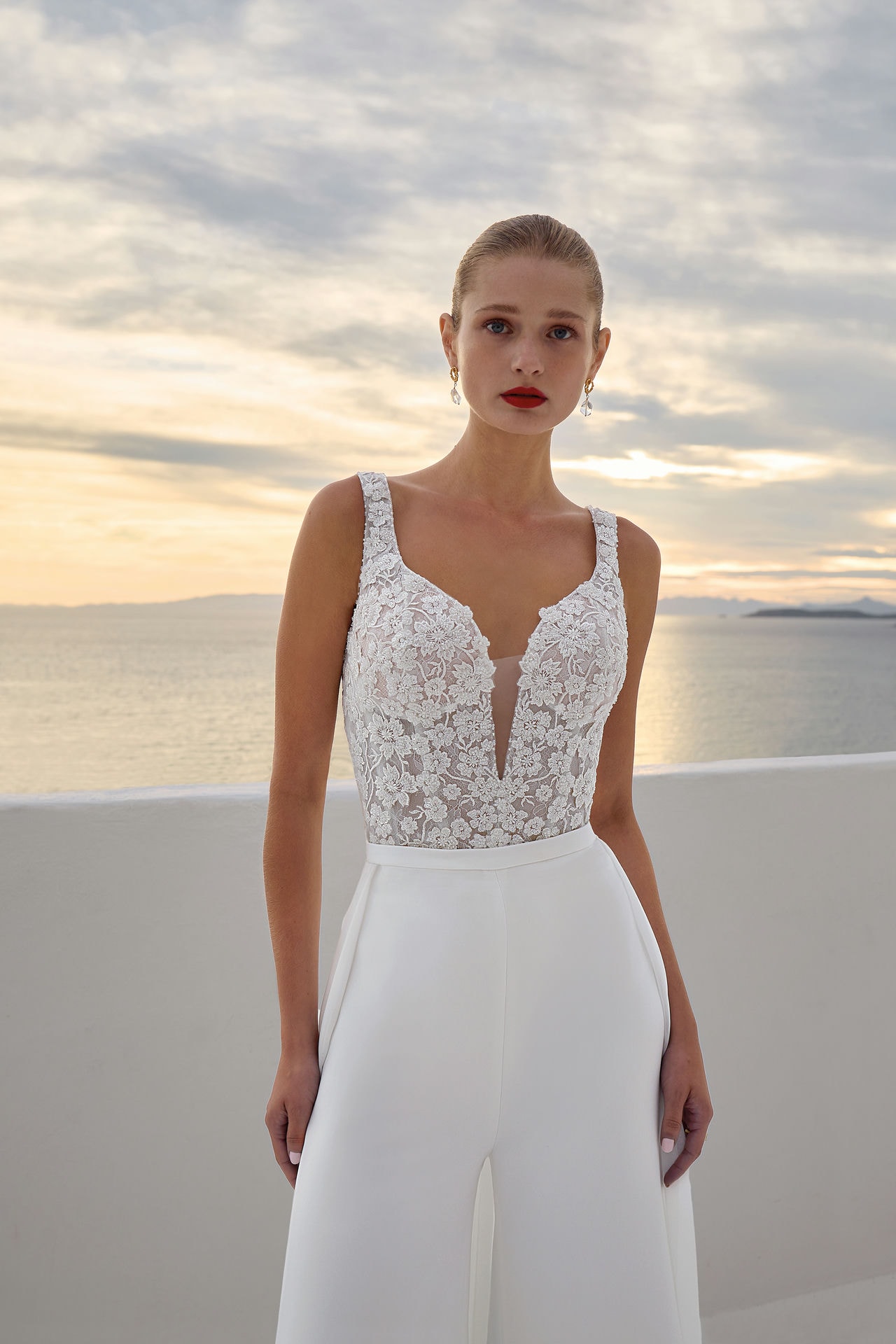 Style T233 från Demetrios i separate top stil brudklänning