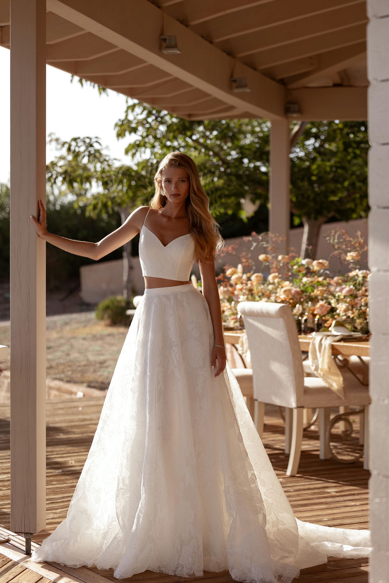Style DR400 från Demetrios i separate skirt, separate top stil brudklänning