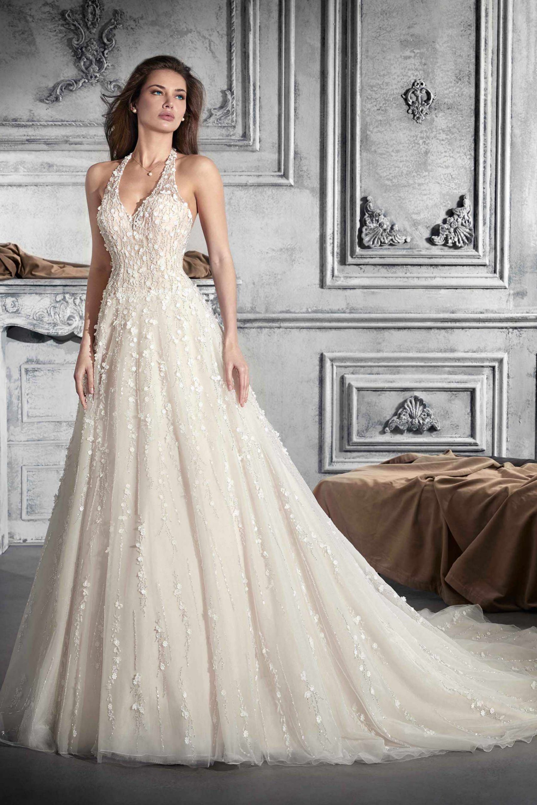 Style 801 från Demetrios i a-line stil brudklänning