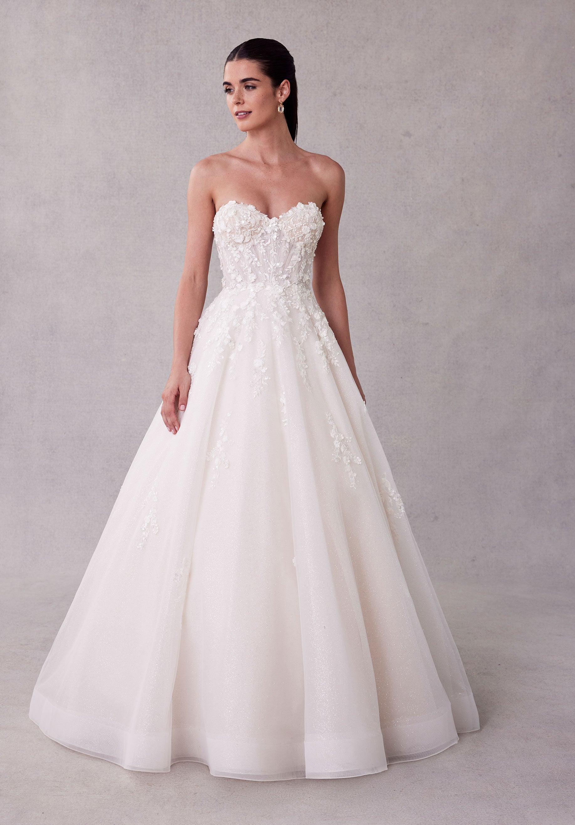 Serendipity från Morilee i a-line, ball gown stil brudklänning