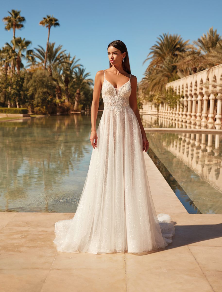 Style 1082 från Demetrios i a-line stil brudklänning