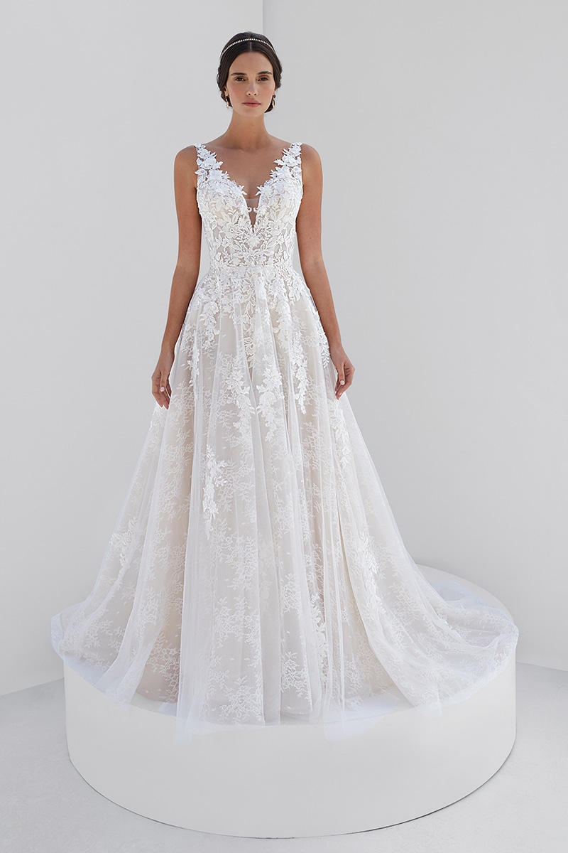 Style 20406 från Demetrios i a-line stil brudklänning