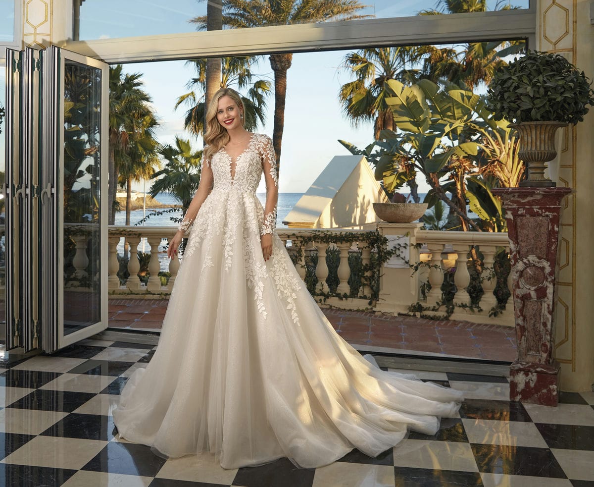 Style 1247 från Demetrios i a-line stil brudklänning