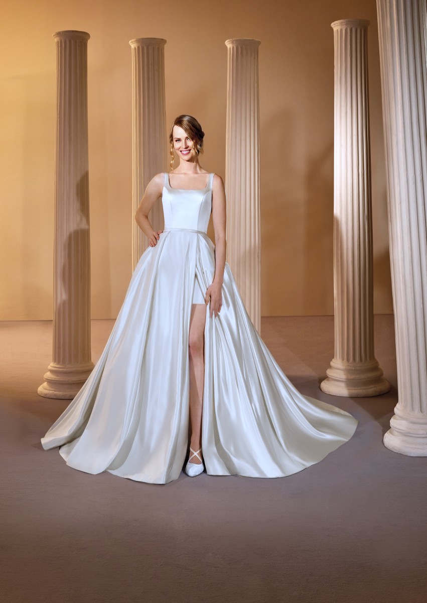 Style 1172 från Demetrios i ballgown stil brudklänning