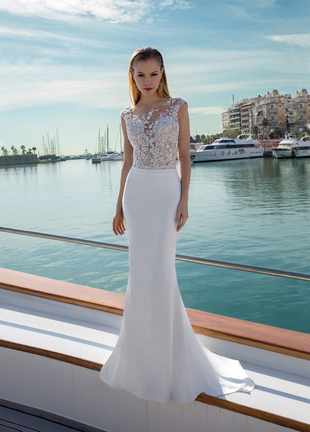 Style DR285T-DR267S från Demetrios i separate skirt, separate top stil brudklänning