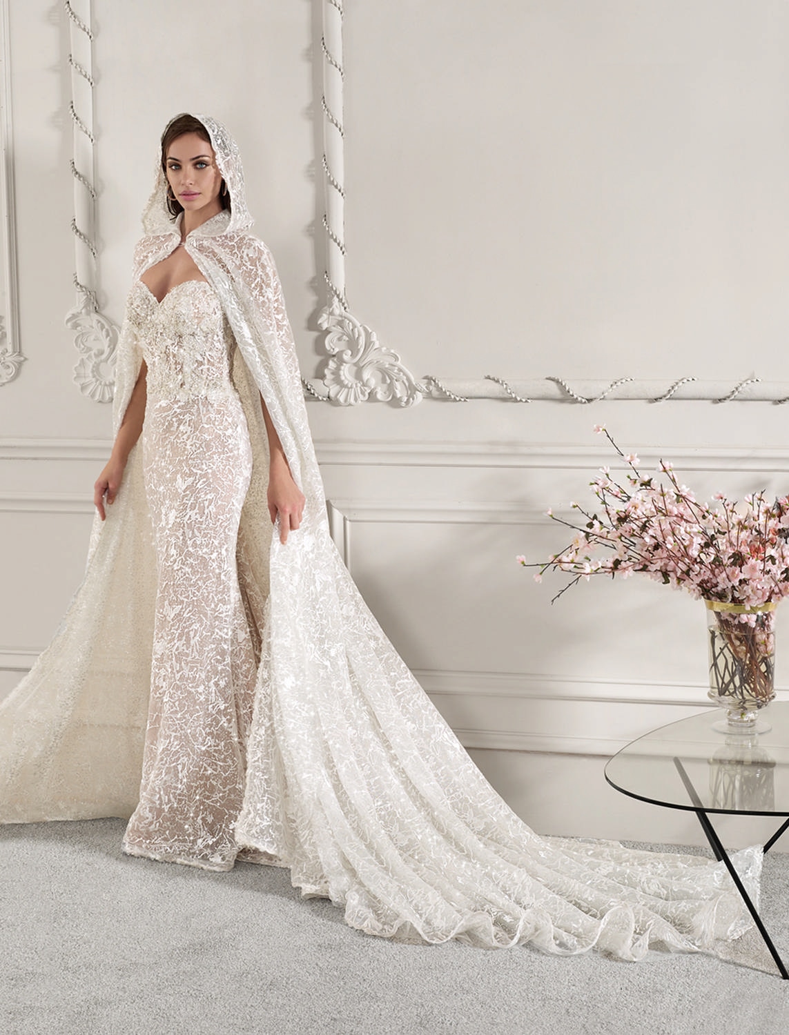 Style 887 från Demetrios i sheath stil brudklänning