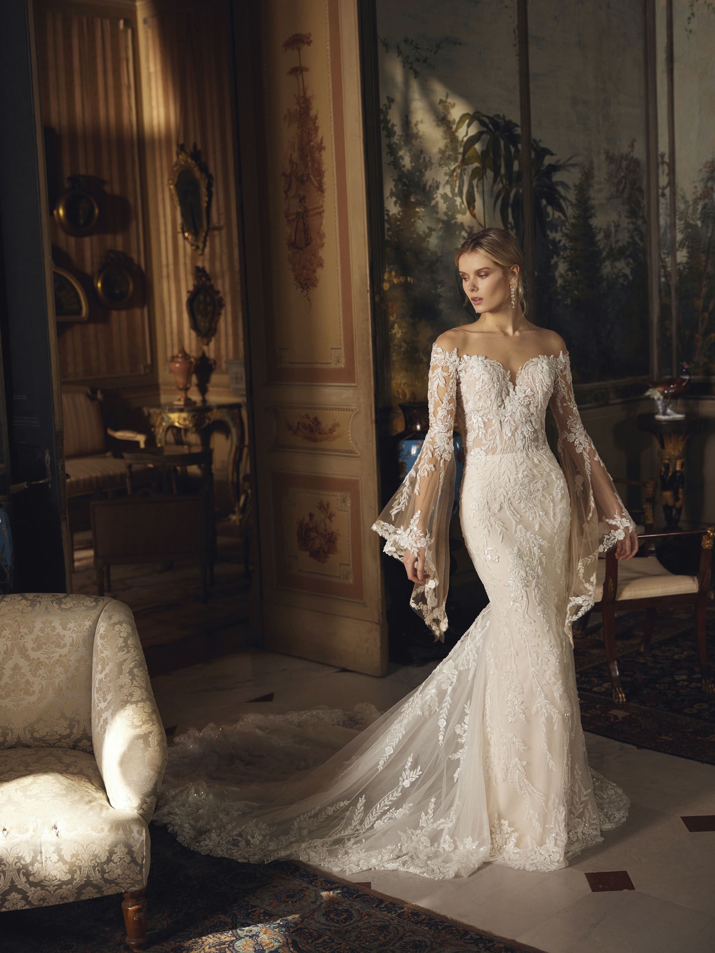Style 1307 från Demetrios i flared stil brudklänning