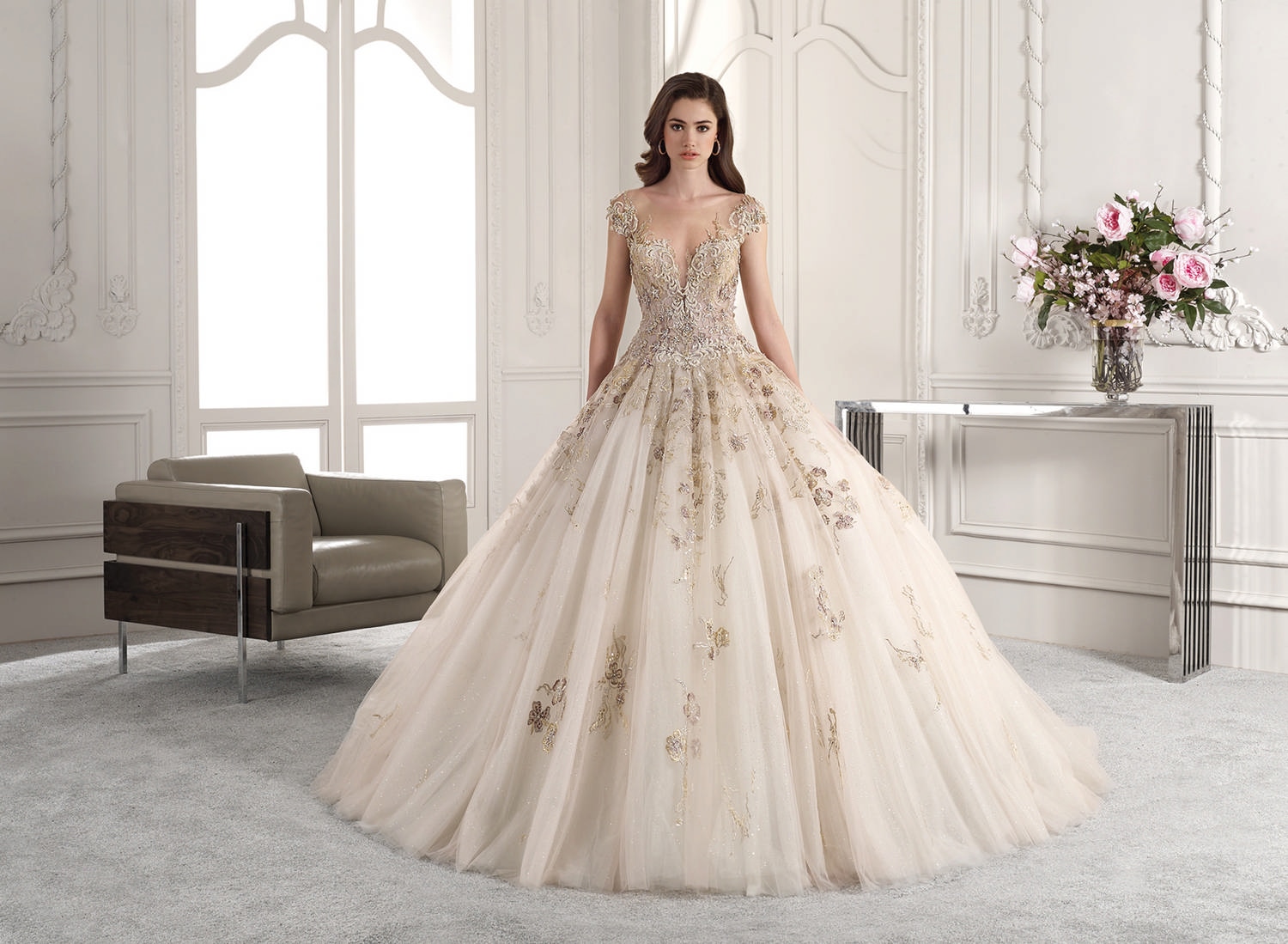 Style 881 från Demetrios i ballgown stil brudklänning