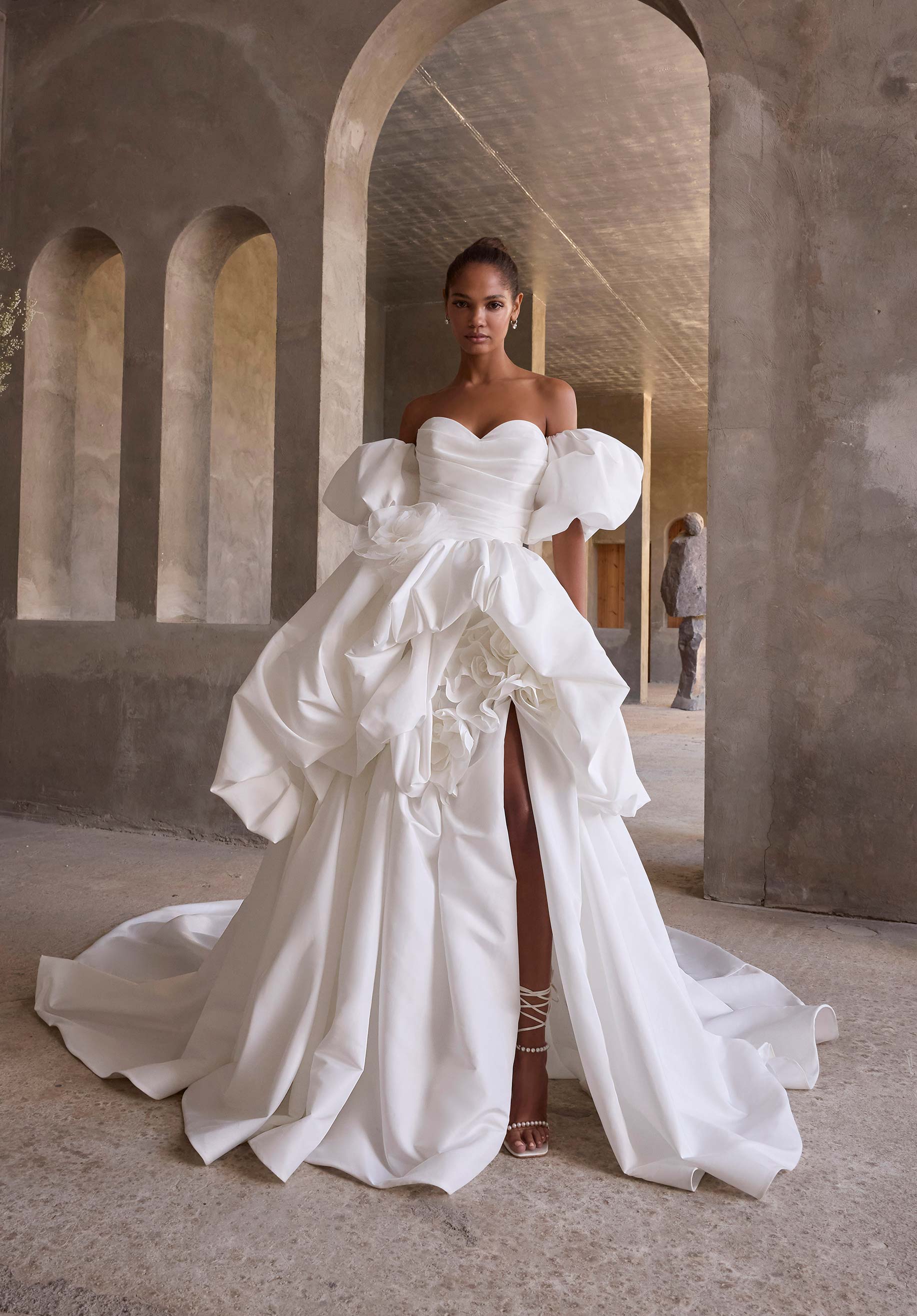 Nereida från Morilee i ball gown stil brudklänning