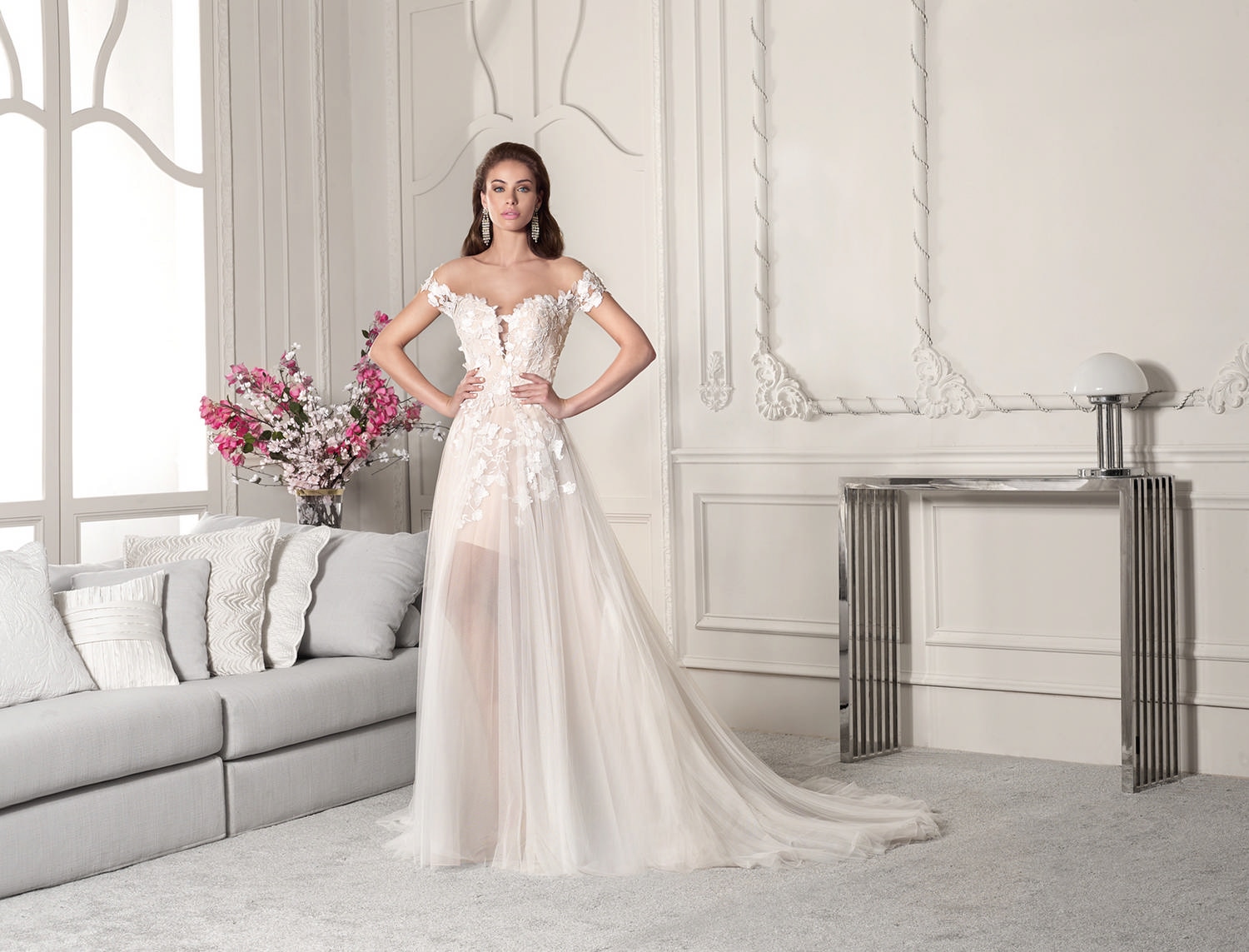 Style 851 från Demetrios i a-line stil brudklänning