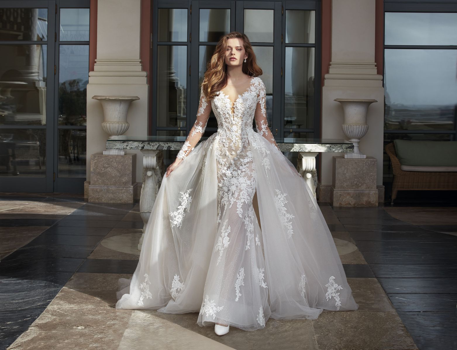 Style 1198 från Demetrios i flared stil brudklänning