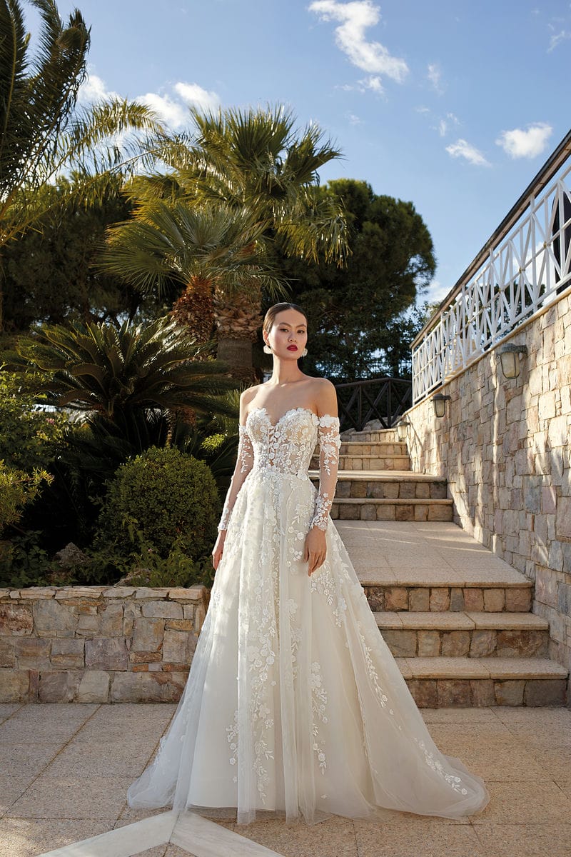Style 200164 från Demetrios i a-line stil brudklänning