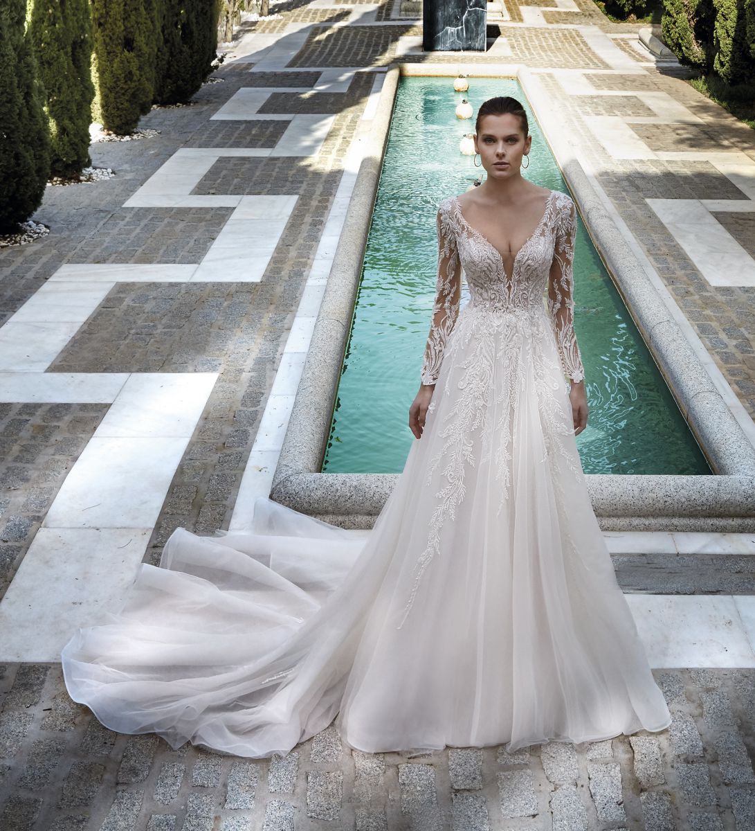 Style 1193 från Demetrios i a-line stil brudklänning